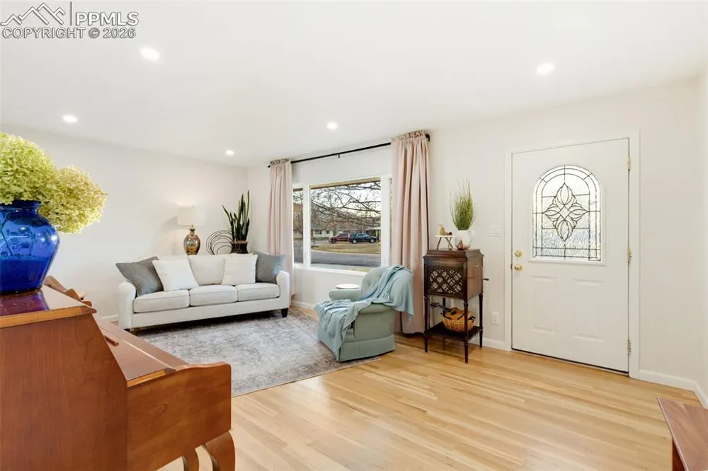 124 E Circle Drive Canon City, CO 81212