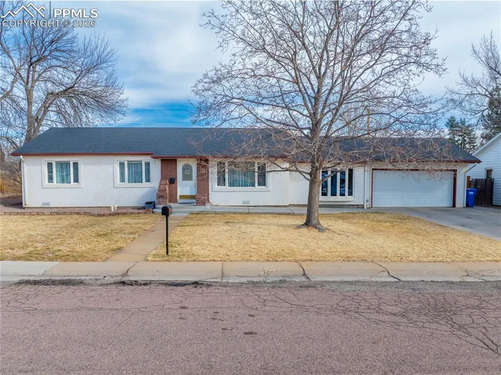124 E Circle Drive Canon City, CO 81212