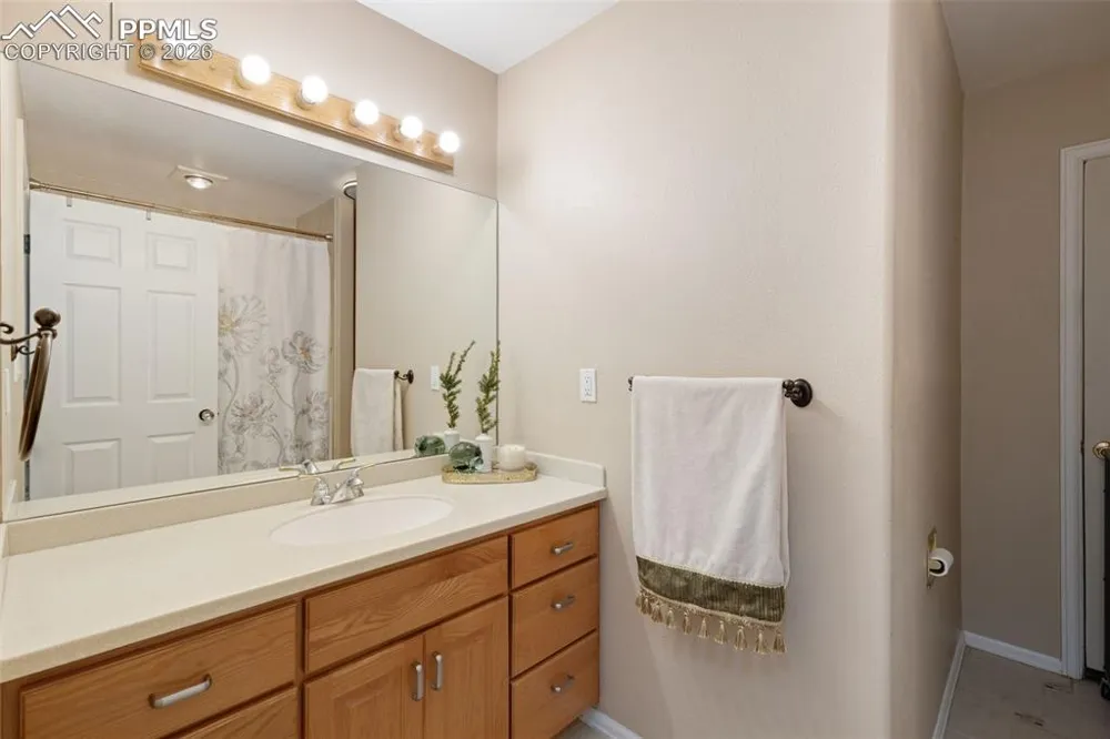 124 E Circle Drive Canon City, CO 81212