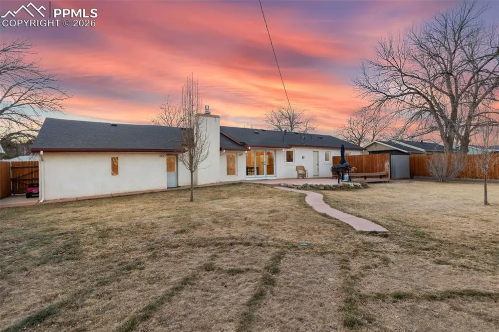 124 E Circle Drive Canon City, CO 81212
