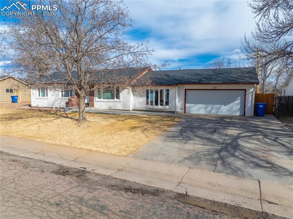 124 E Circle Drive Canon City, CO 81212