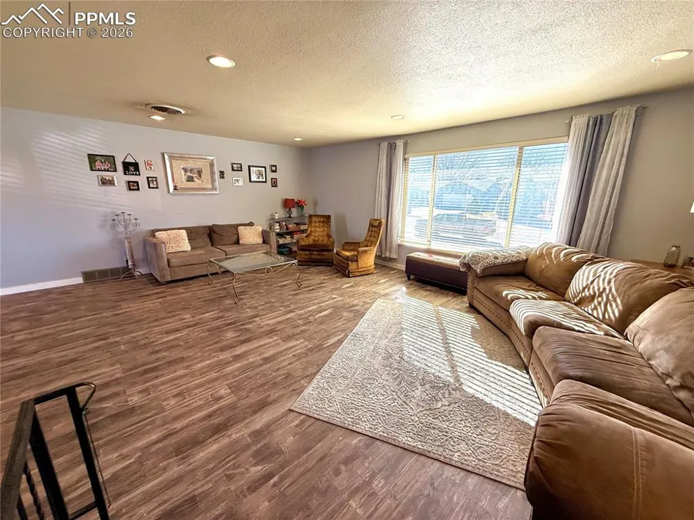 110 Encino Drive Pueblo, CO 81005