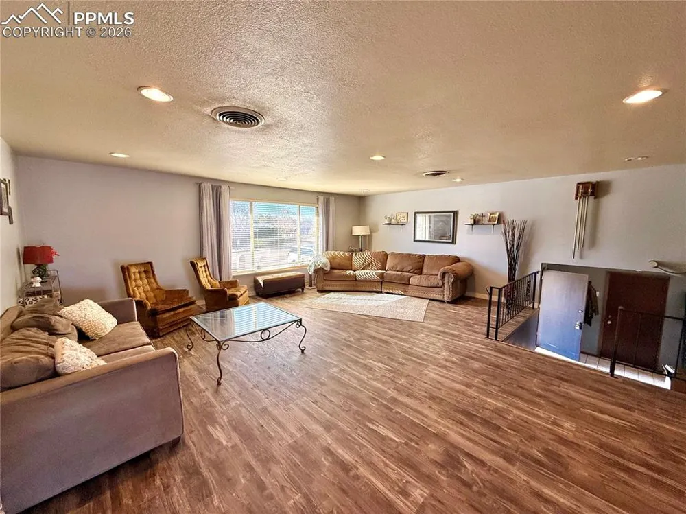 110 Encino Drive Pueblo, CO 81005