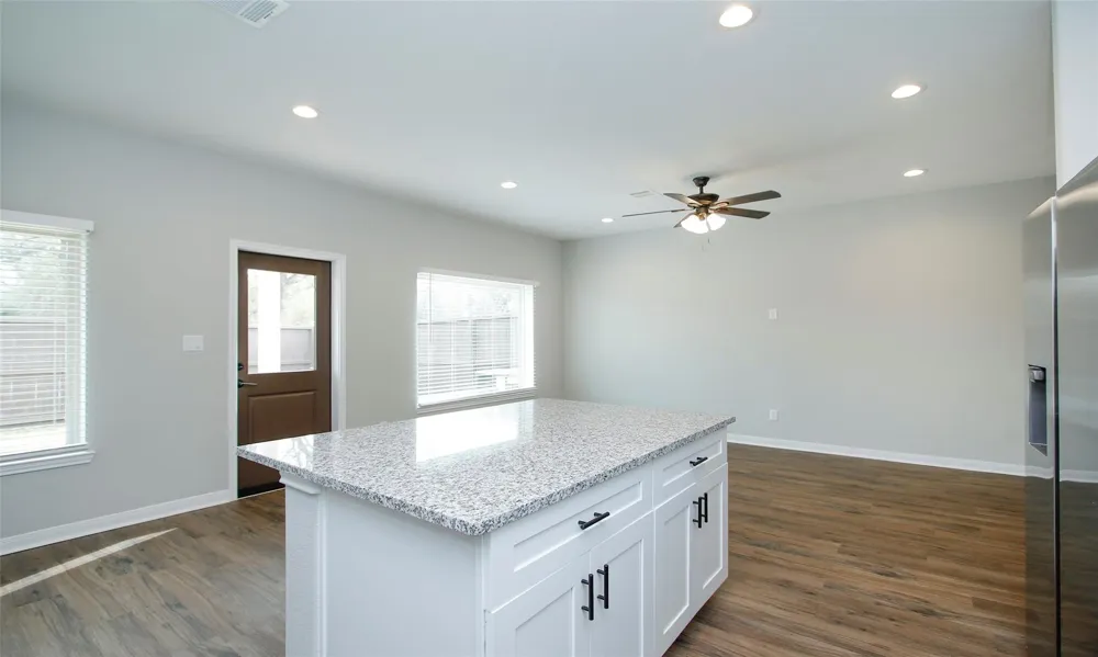 14010 Longstreet Road Road #1B Willis, TX 77318