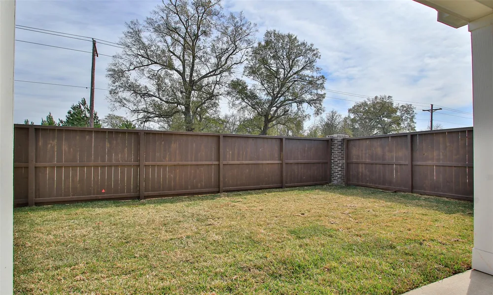 14010 Longstreet Road Road #1B Willis, TX 77318
