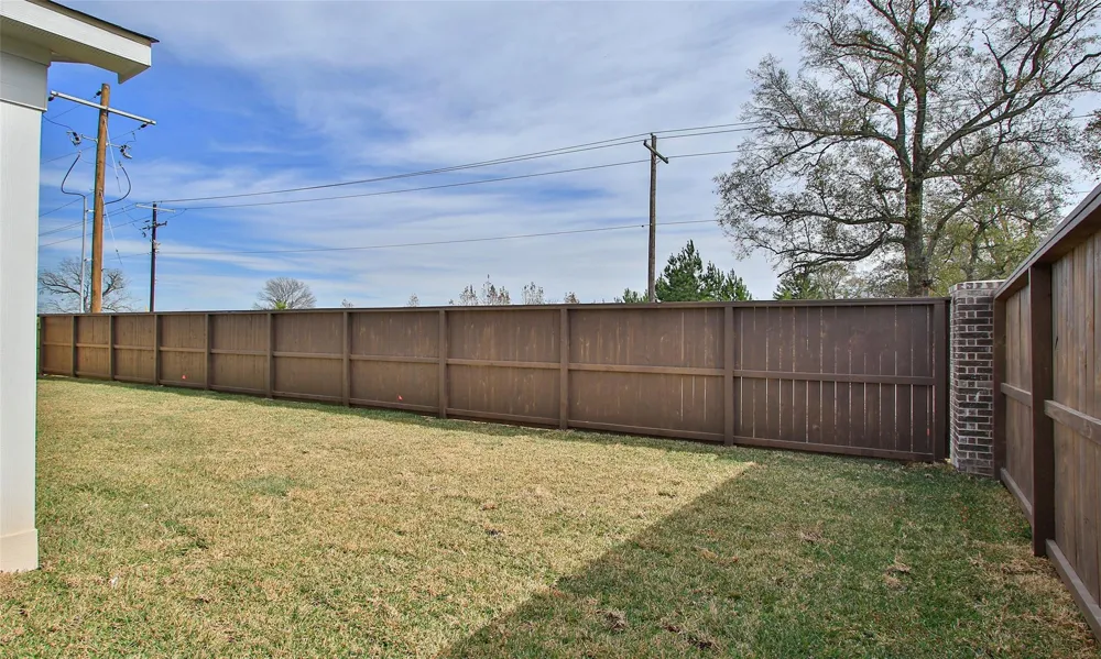 14010 Longstreet Road Road #1B Willis, TX 77318