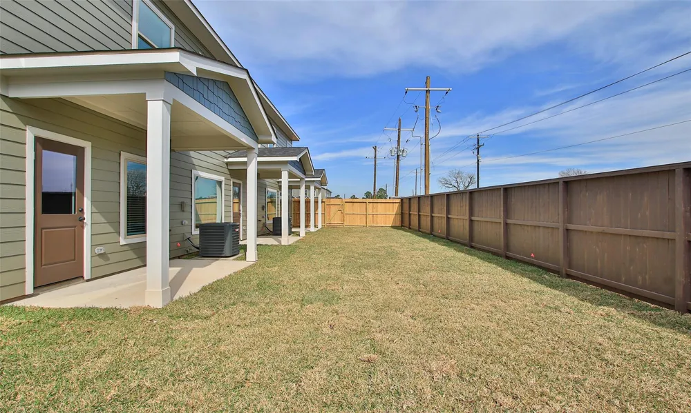 14010 Longstreet Road Road #1B Willis, TX 77318