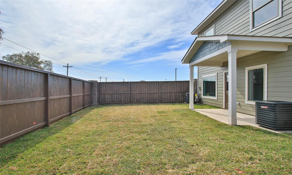 14010 Longstreet Road Road #1B Willis, TX 77318