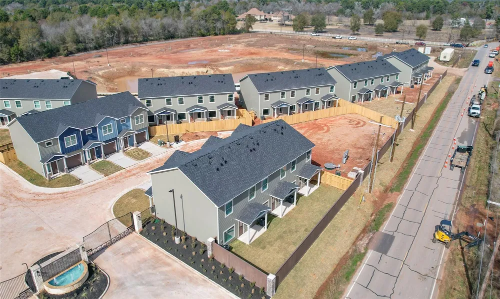 14010 Longstreet Road Road #1B Willis, TX 77318