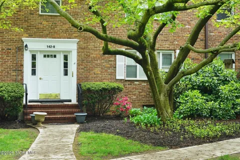 142 South Street #8b