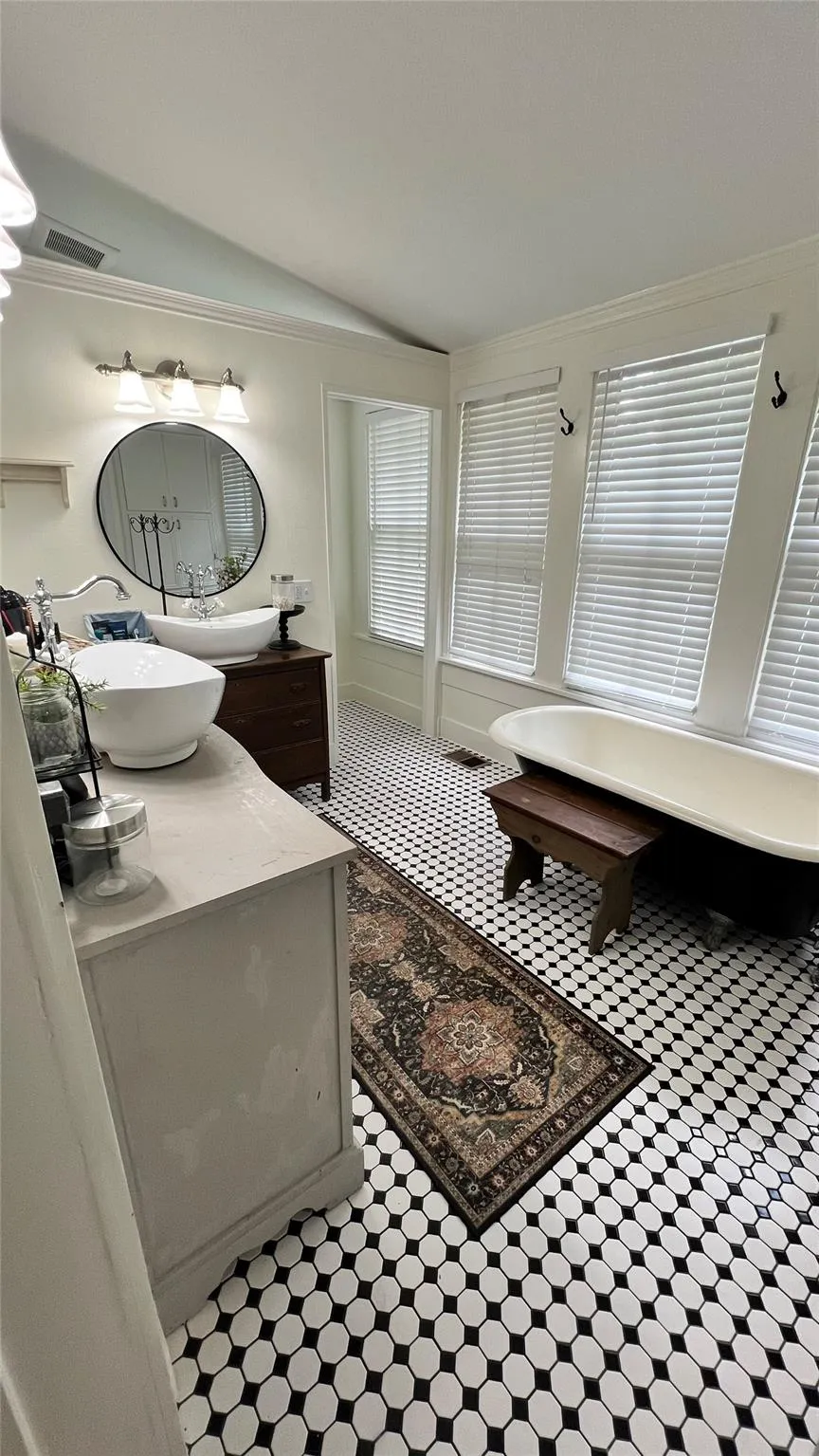 636 Franklin La Grange, TX 78945