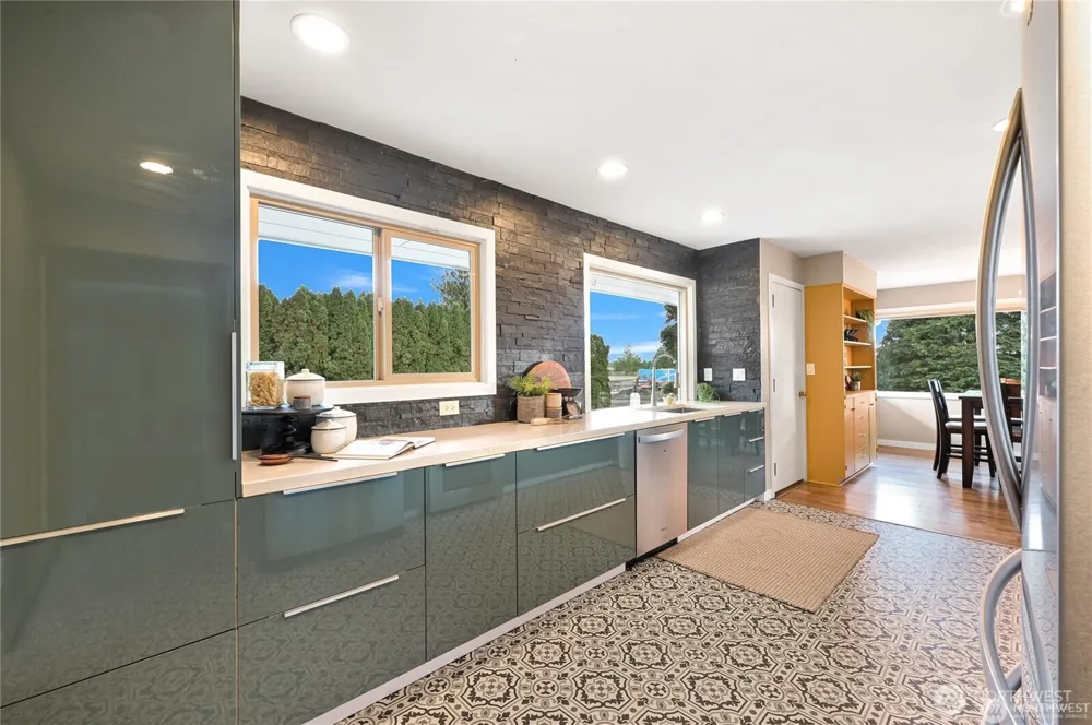 151 Bay Lyn Drive Lynden, WA 98264