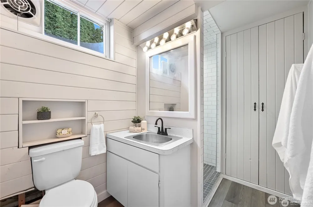 151 Bay Lyn Drive Lynden, WA 98264