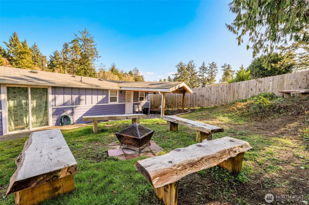 2803 S Woodhill Court Westport, WA 98595