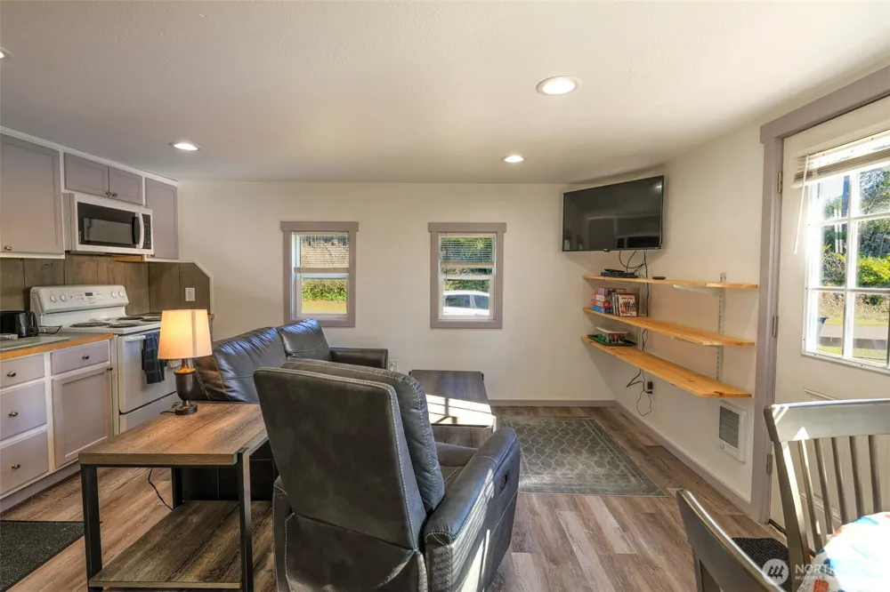 2803 S Woodhill Court Westport, WA 98595