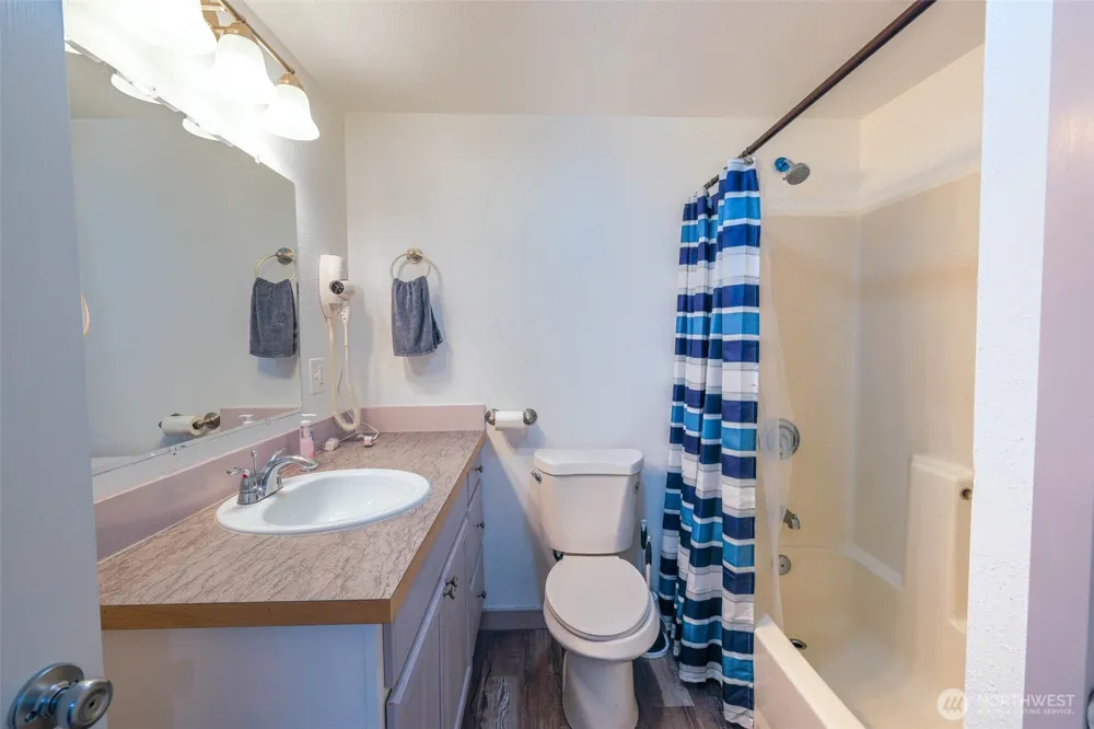 2803 S Woodhill Court Westport, WA 98595