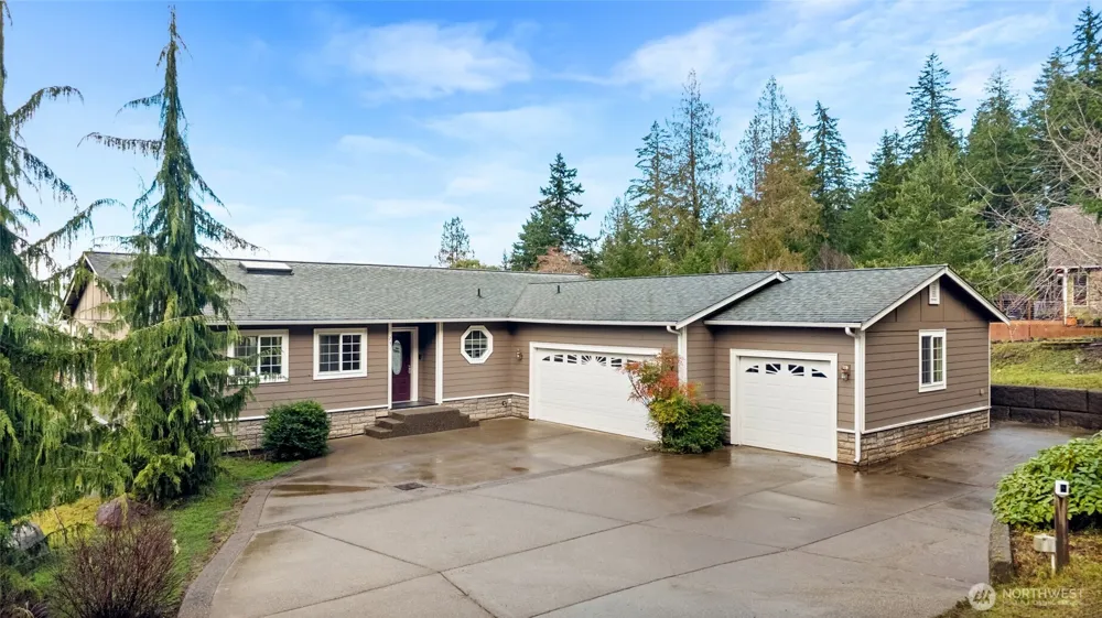 231 E Linda Vista Court Union, WA 98592