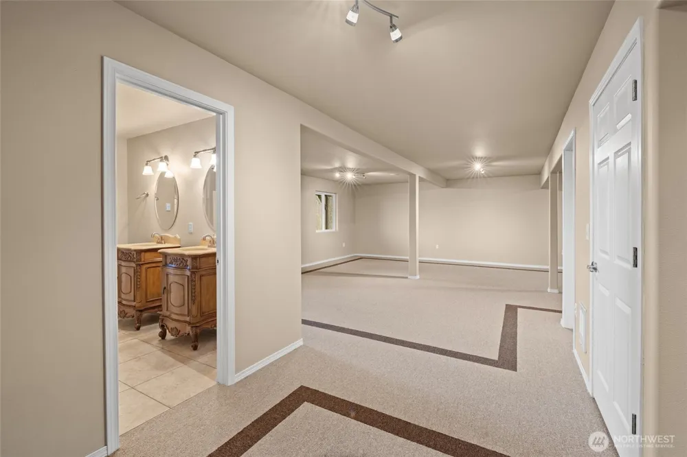 231 E Linda Vista Court Union, WA 98592