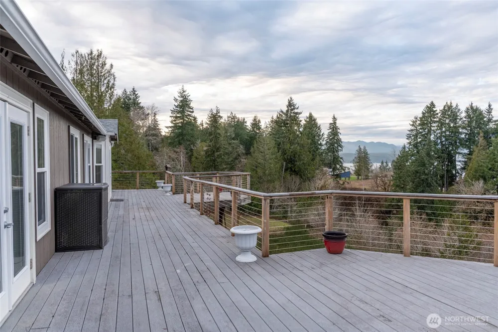 231 E Linda Vista Court Union, WA 98592