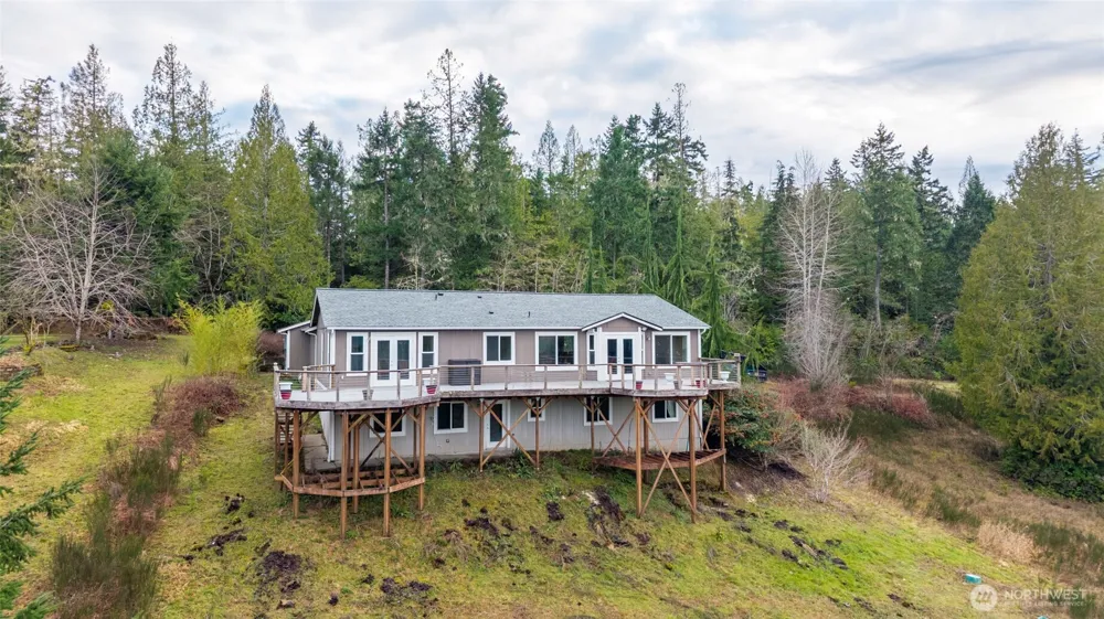 231 E Linda Vista Court Union, WA 98592