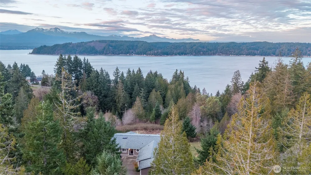 231 E Linda Vista Court Union, WA 98592