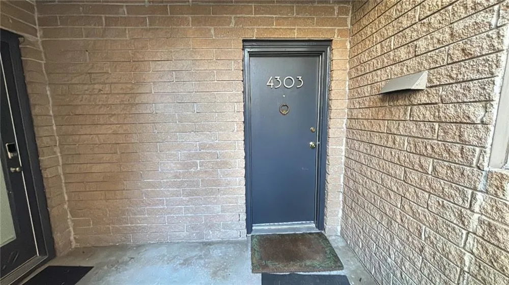 4300 Roswell Road NE #4303