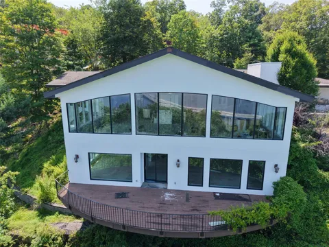 9 Tweed Boulevard