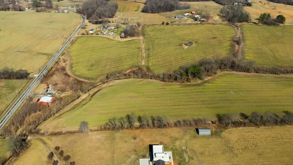 1902 Kinneys Rd Adams, TN 37010