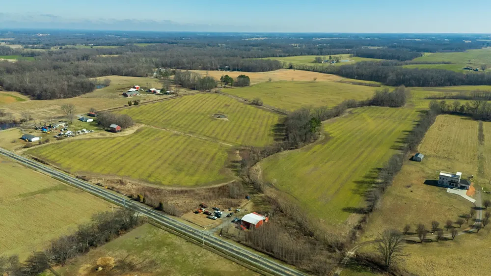 1902 Kinneys Rd Adams, TN 37010