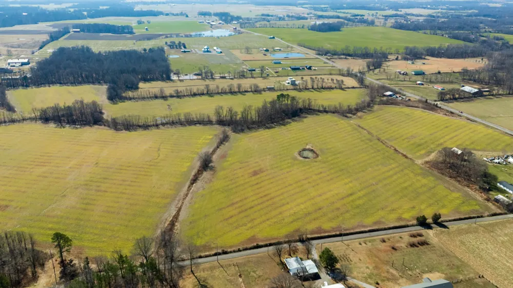 1902 Kinneys Rd Adams, TN 37010