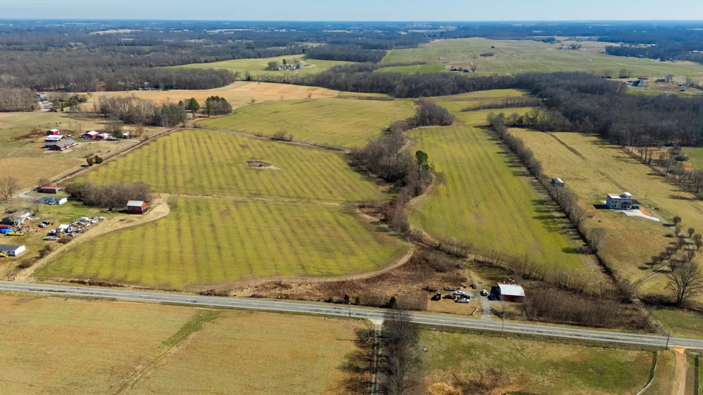 1902 Kinneys Rd Adams, TN 37010