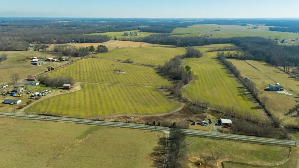 1902 Kinneys Rd Adams, TN 37010
