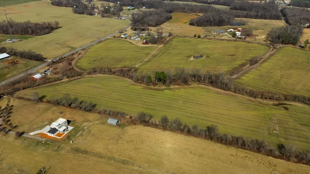 1902 Kinneys Rd Adams, TN 37010