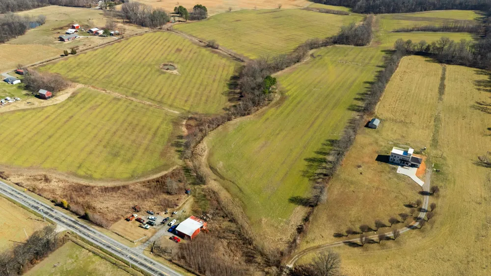 1902 Kinneys Rd Adams, TN 37010