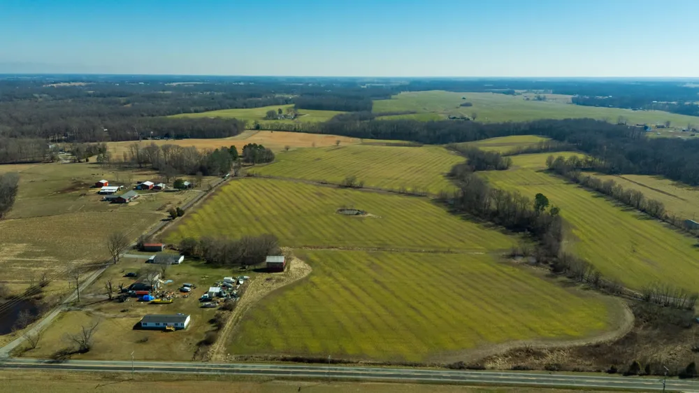 1902 Kinneys Rd Adams, TN 37010