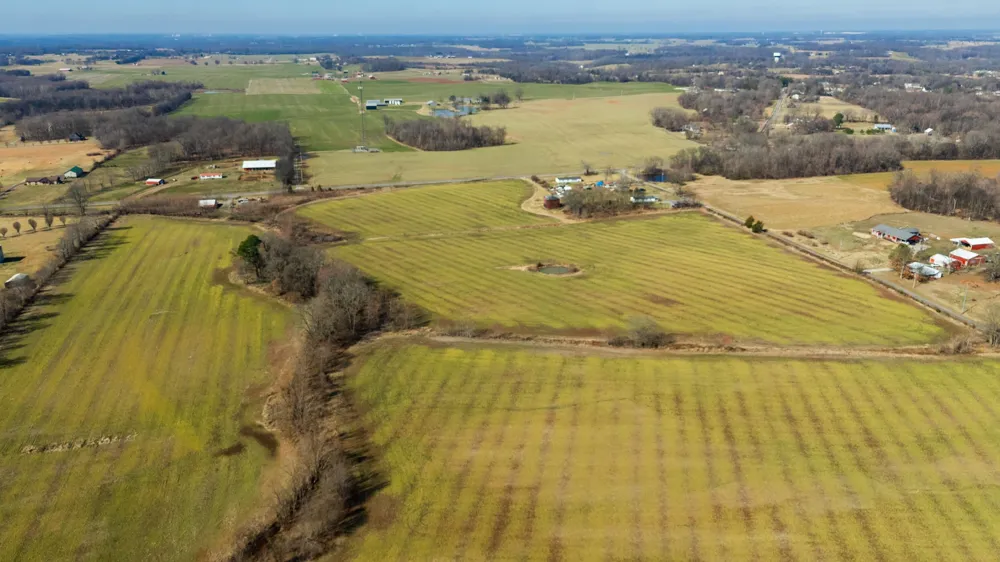 1902 Kinneys Rd Adams, TN 37010