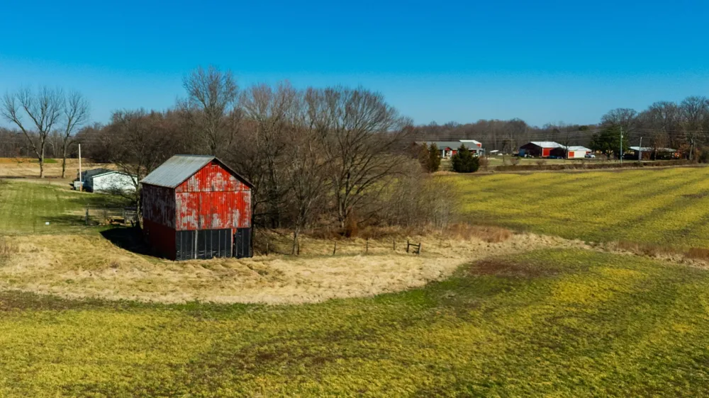 1902 Kinneys Rd Adams, TN 37010