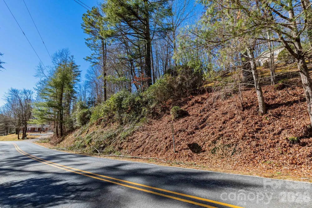 999 Flat Creek Valley Road Lake Toxaway, NC 28747