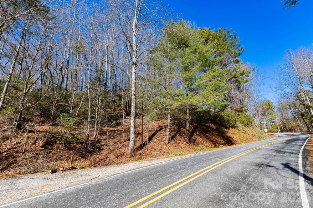 999 Flat Creek Valley Road Lake Toxaway, NC 28747
