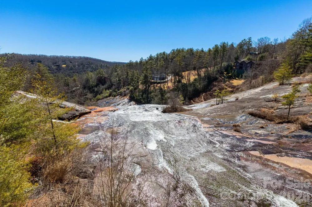999 Flat Creek Valley Road Lake Toxaway, NC 28747