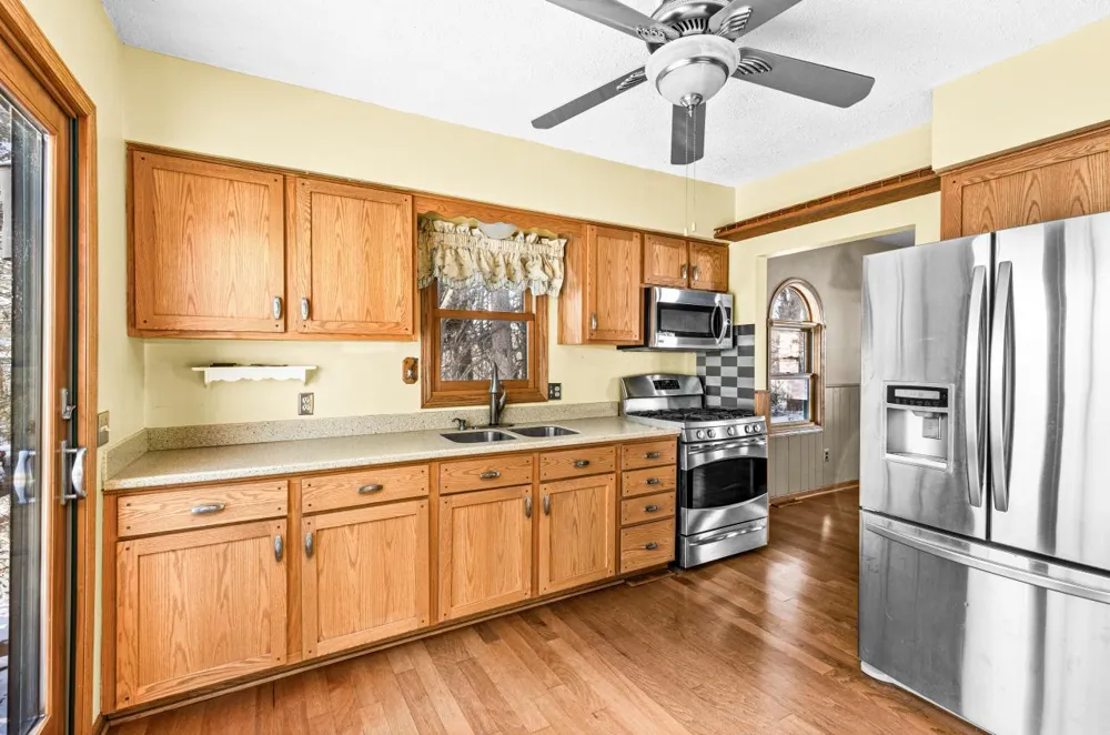 302 River Bluff Avenue Sandstone, MN 55072