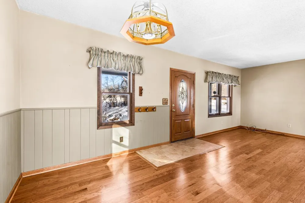 302 River Bluff Avenue Sandstone, MN 55072