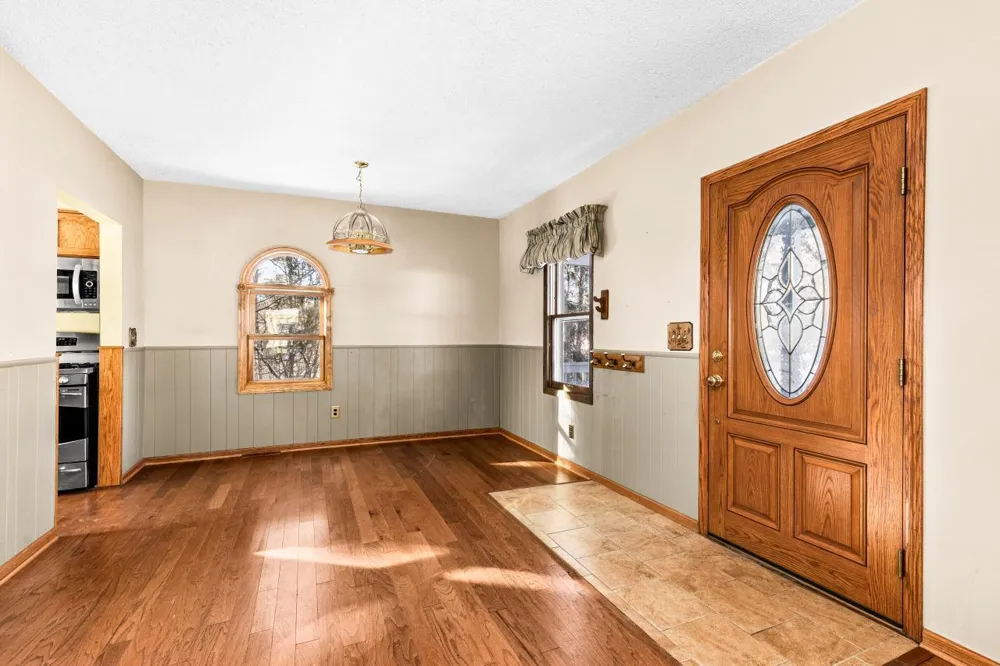 302 River Bluff Avenue Sandstone, MN 55072