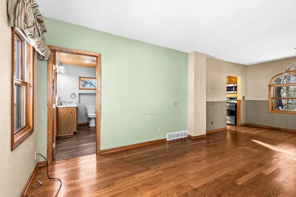 302 River Bluff Avenue Sandstone, MN 55072