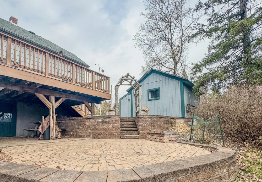 302 River Bluff Avenue Sandstone, MN 55072