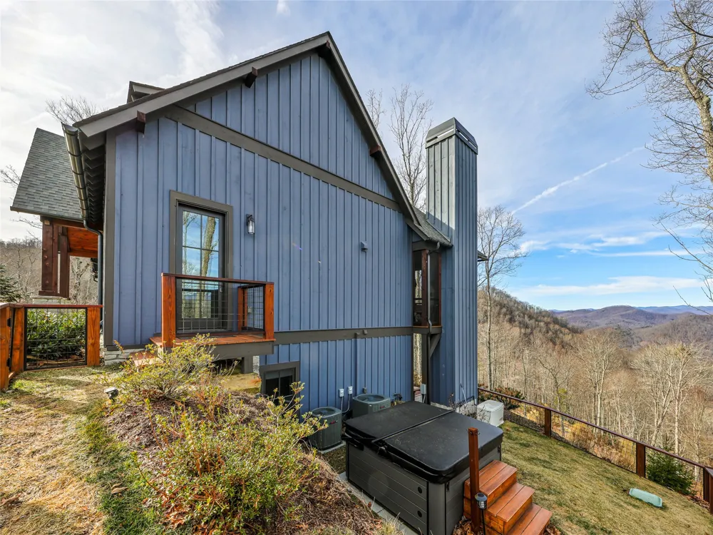 1839 Grandview Drive Tuckasegee, NC 28783