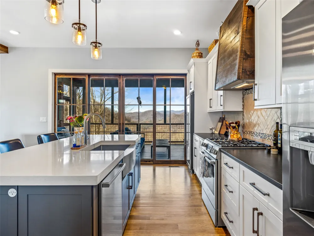 1839 Grandview Drive Tuckasegee, NC 28783