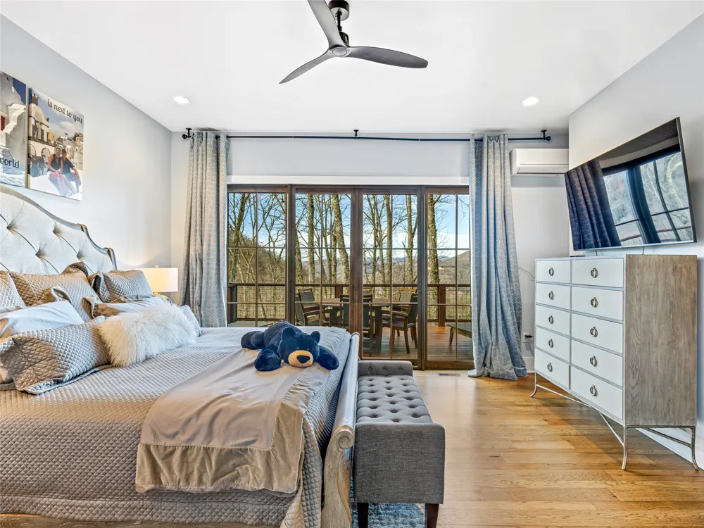 1839 Grandview Drive Tuckasegee, NC 28783