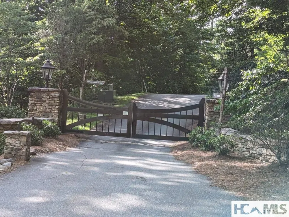 Lot 24 Pilot Knob Road Glenville, NC 28736