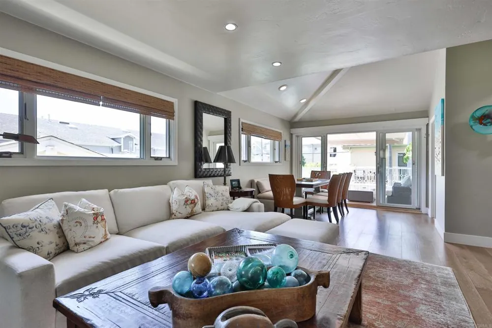 810 D AVENUE Coronado, CA 92118